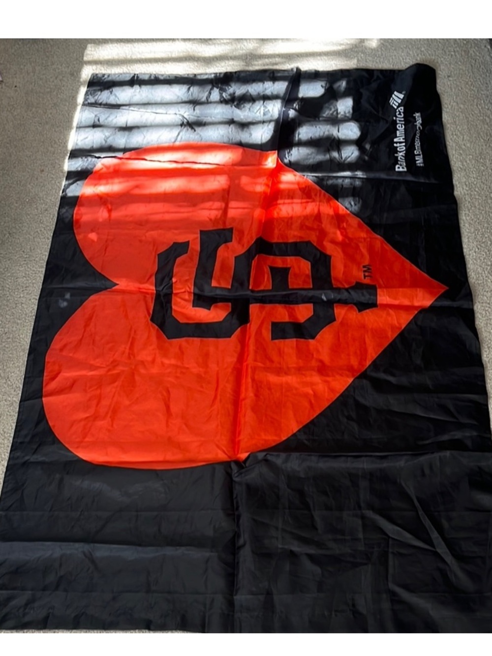 San Francisco Giants Heart Flag - Black & Orange